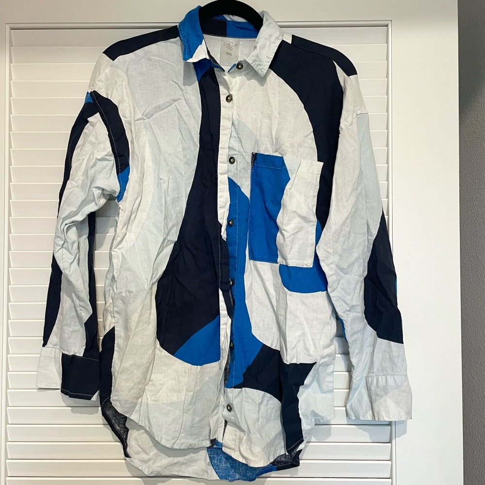 Calia Linen Rayon Loose Vacation Blue White Abstract Long Sleeve Button Up Down
